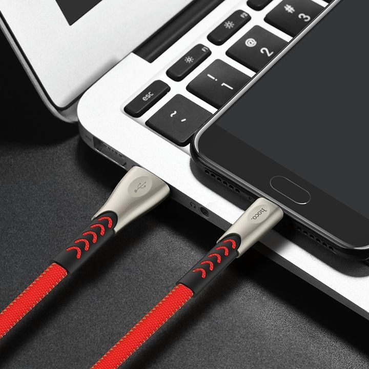  کابل USB به Type-C هوکو مدل U48 به طول 1.2 متر رنگ قرمز نمای اتصال به لپ تاب 