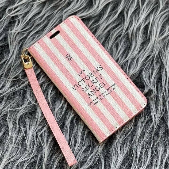 کیف راهراه صورتی مدل ویکتوریا سکرت مناسب برای گوشی موبایل اپل iPhone 11 Pro با بند چرمی