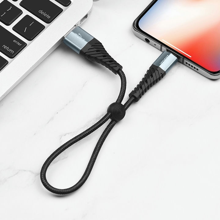  کابل USB به لایتنینگ هوکو مدل X38 به طول 0.25 متر رنگ مشکی نمای اتصال به لپ تاب 