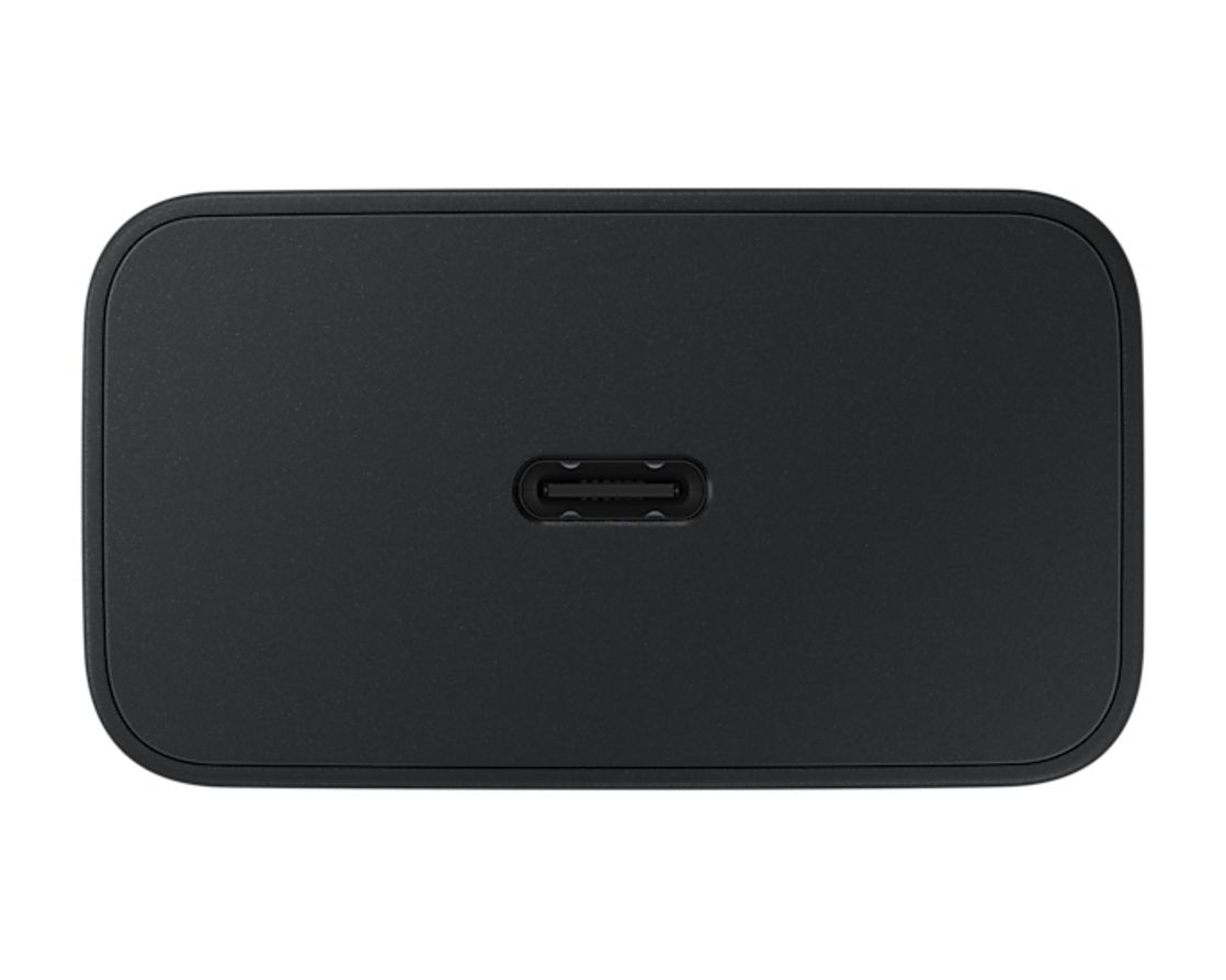  نمای نزدیک از شارژر سامسونگ مدل EP-T1510XBEGAE 