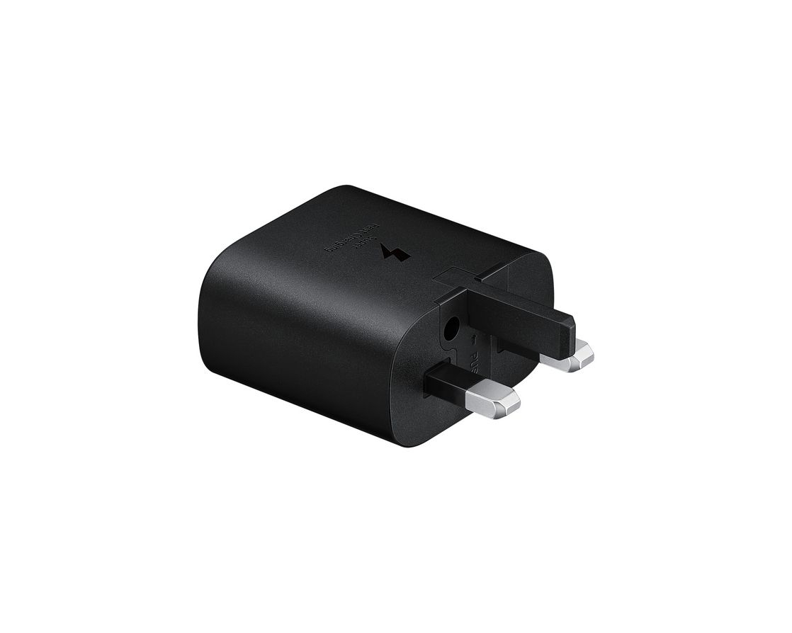  نمای نزدیک از خروجی USB-C شارژر سامسونگ EP-TA800NBEGAE 
