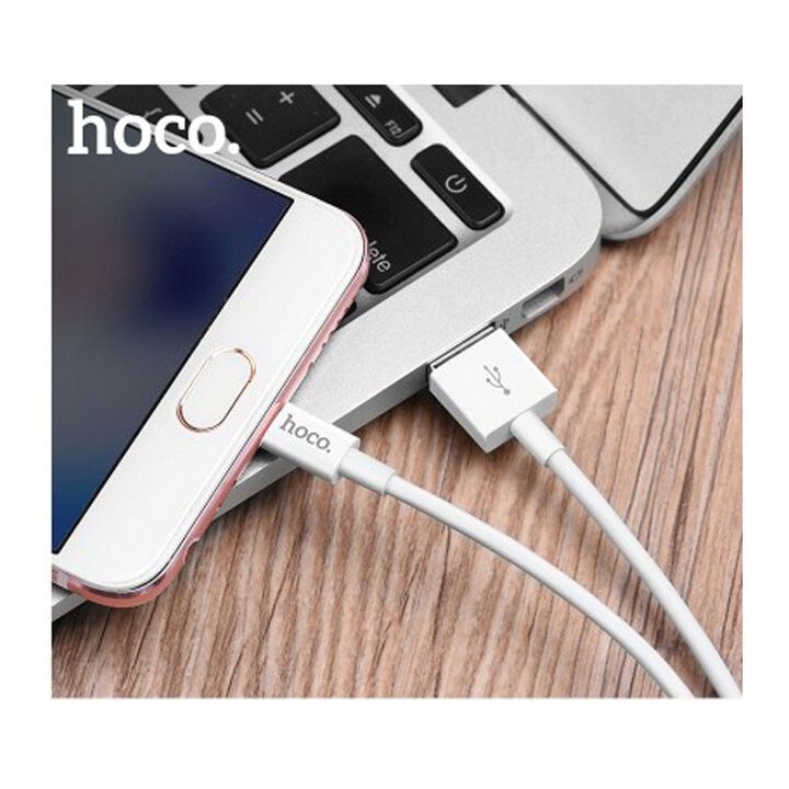  کابل USB به Type-C هوکو مدل X23 در نمای اتصال به سیستم 
