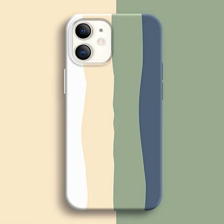  گارد سیلیکونی رنگین کمانی آیفون iPhone 12 / 12 PRO رنگ سبز سفید نمای ایستاده با گوشی 