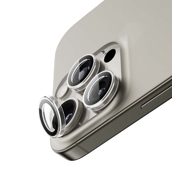  محافظ لنز Trio گرین لاین برای گوشی‌های اپل iPhone 15 Pro و 15 Pro Max و 16 Pro و 16 Pro Max، نصب شده بر روی لنز دوربین گوشی به منظور حفاظت و افزایش دوام لنز 