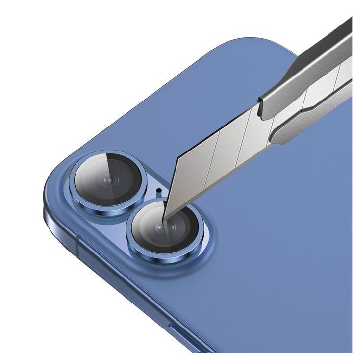  محافظ لنز HD Plus گرین لاین بر روی لنز دوربین گوشی اپل iPhone 16 با ابزار تست استحکام 