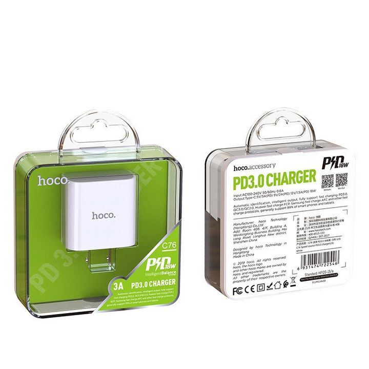 شارژر دیواری هوکو مدل C76 با طراحی کوچک و قابلیت شارژ سریع PD 18 وات، در بسته بندی شفاف نمایش داده شده است.